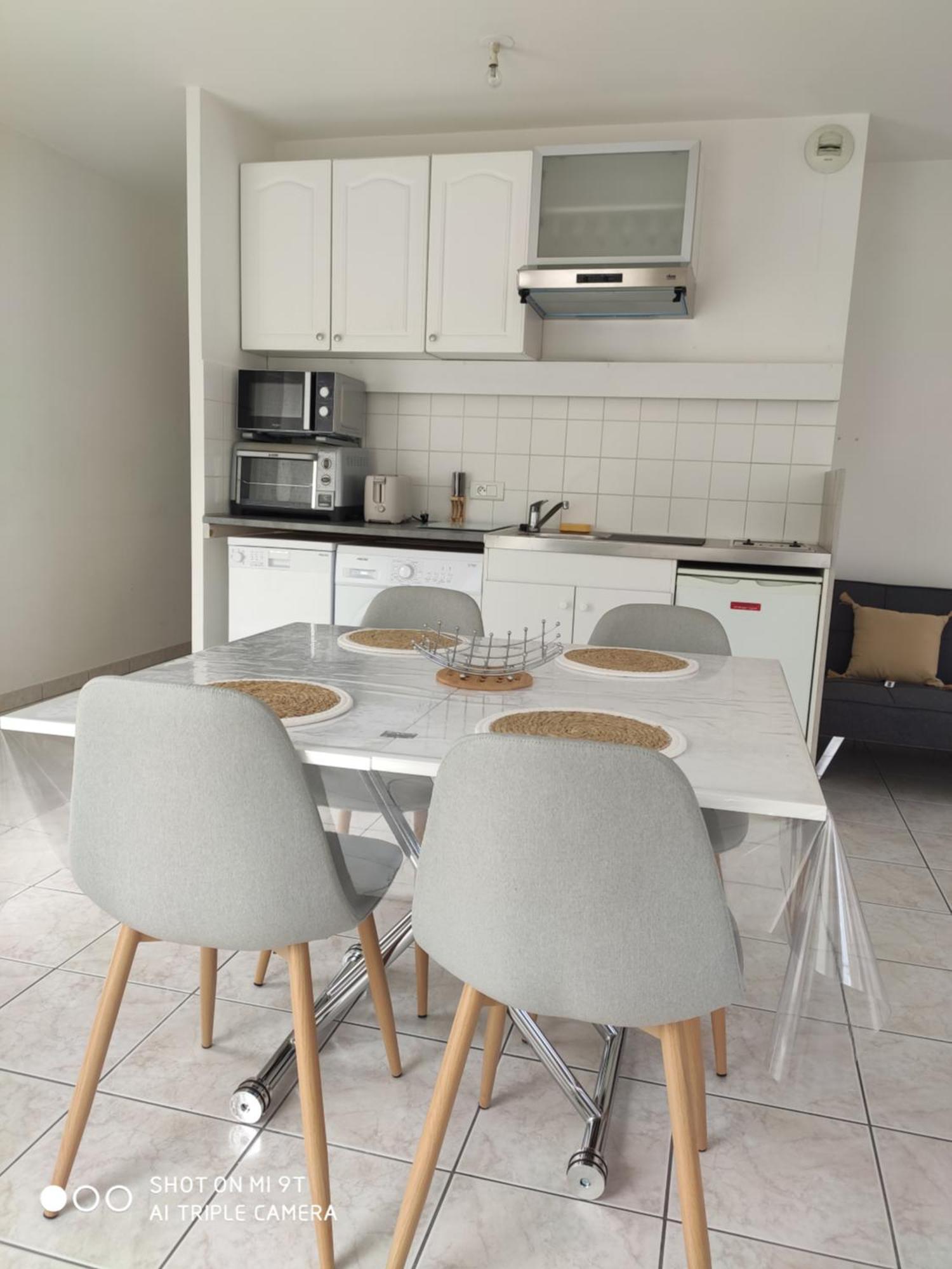 Sublime T2 Lumineux Avec Balcon - Rue Gratuite *